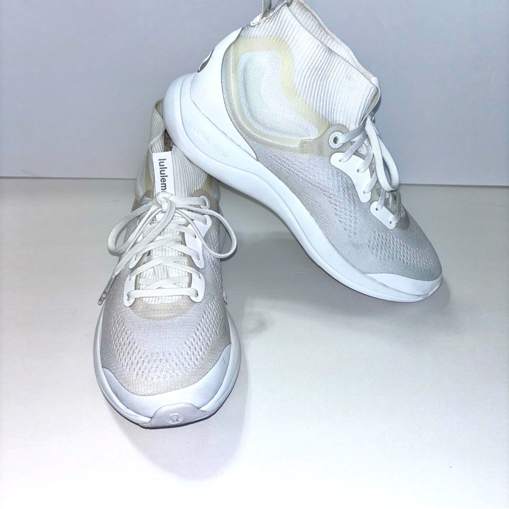 Lululemon Women's Chargefeel Workout Mid Shoe White Size 9